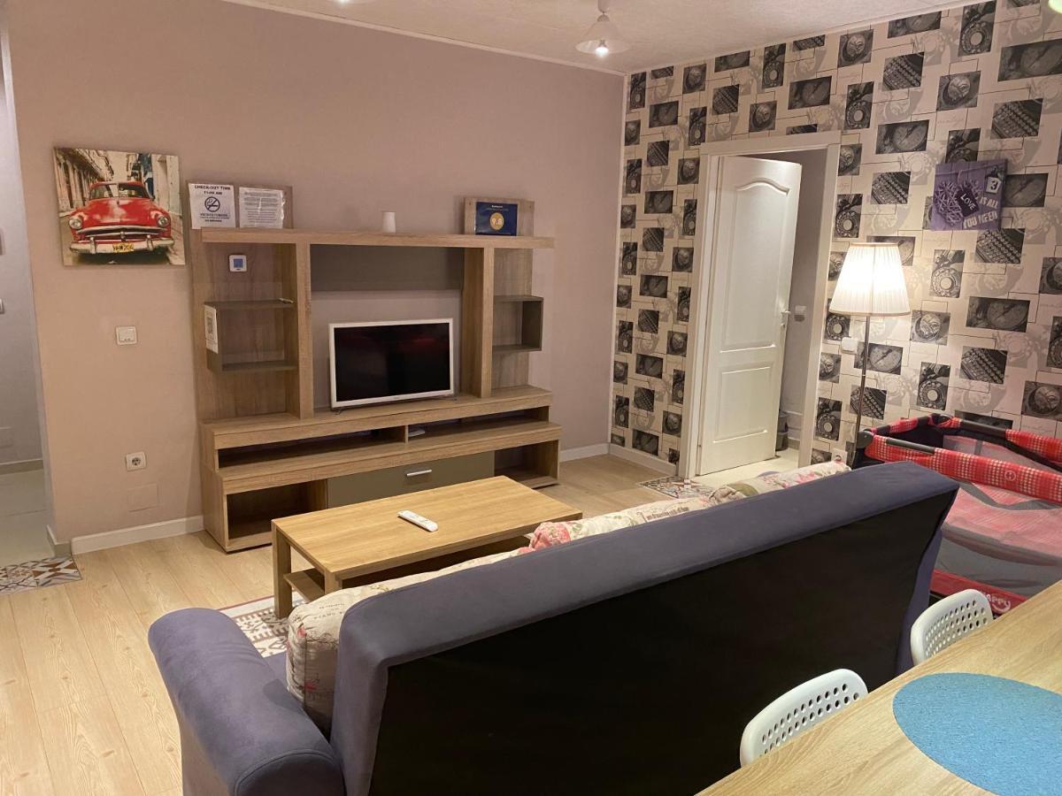 Igi Red Flat With Free Private Parking Lägenhet Cluj-Napoca Exteriör bild